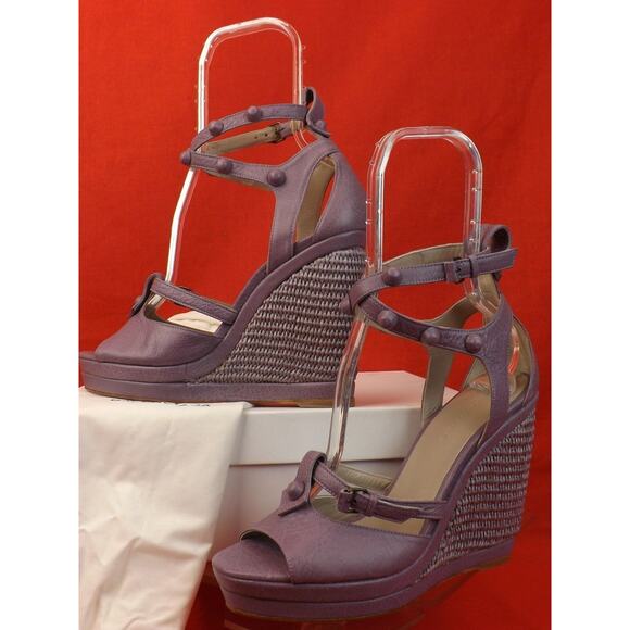NIB BALENCIAGA ARENA GLYCINE LAVENDER LEATHER WEDGE STUDDED SANDALS 41 286068 - Picture 1 of 12